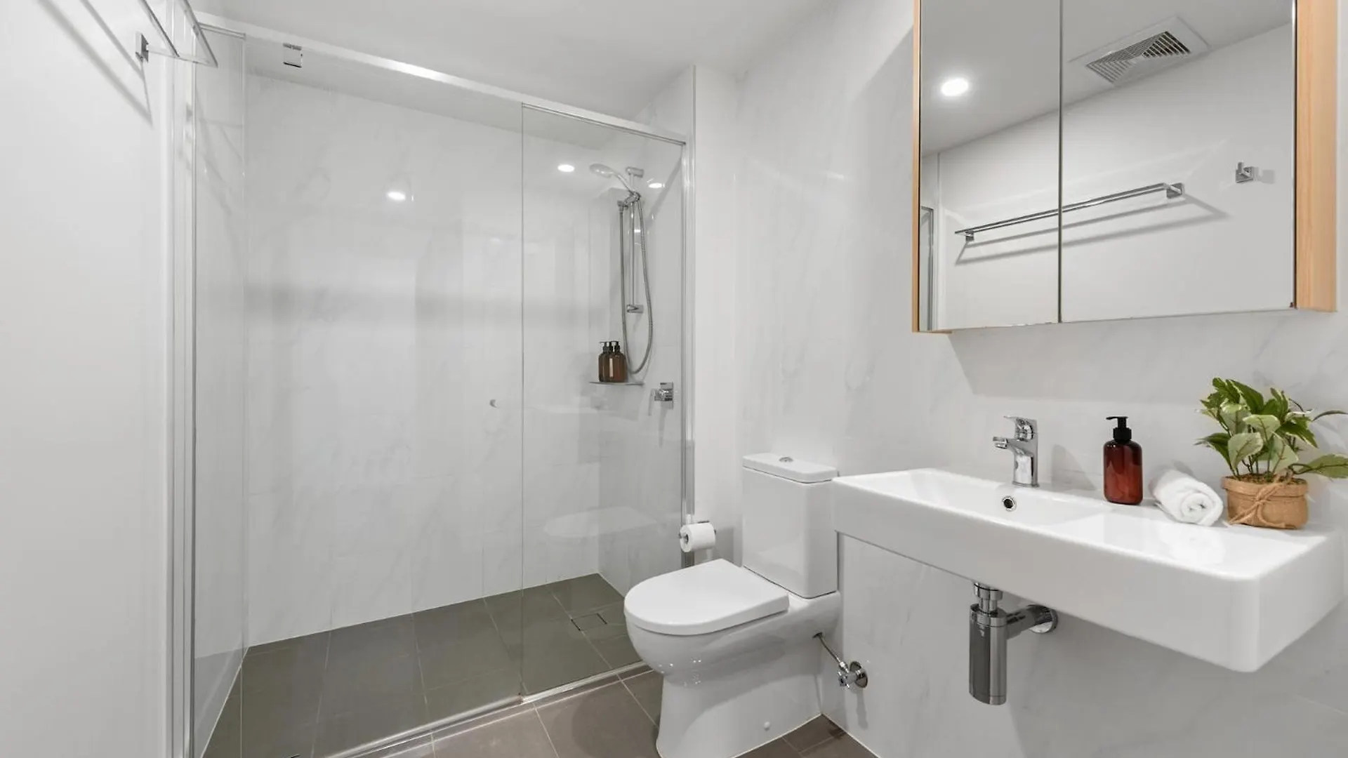 Apartment Best Southbank Location With King Bed, Gym And Pool Brisbane Australia
